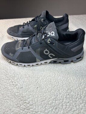 On Running Cloud Shoes Mens Size 9.5 Black Gray CloudTec Swiss Engineering